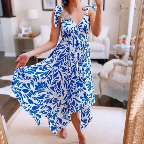 NWOT Alexis x Target Blue & White Dress with Asymmetric Hem. Size Medium - Picture 5 of 10